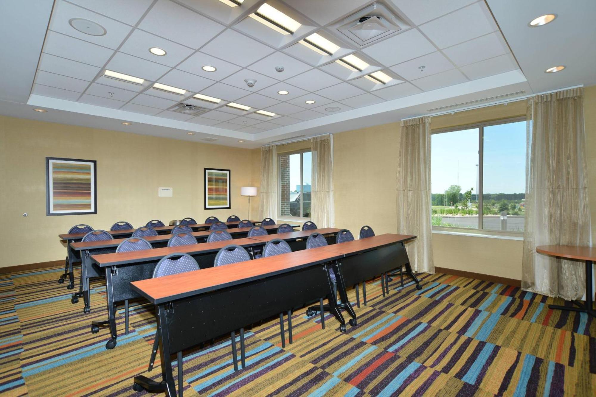 Fairfield Inn & Suites By Marriott Eau Claire/Chippewa Falls Экстерьер фото