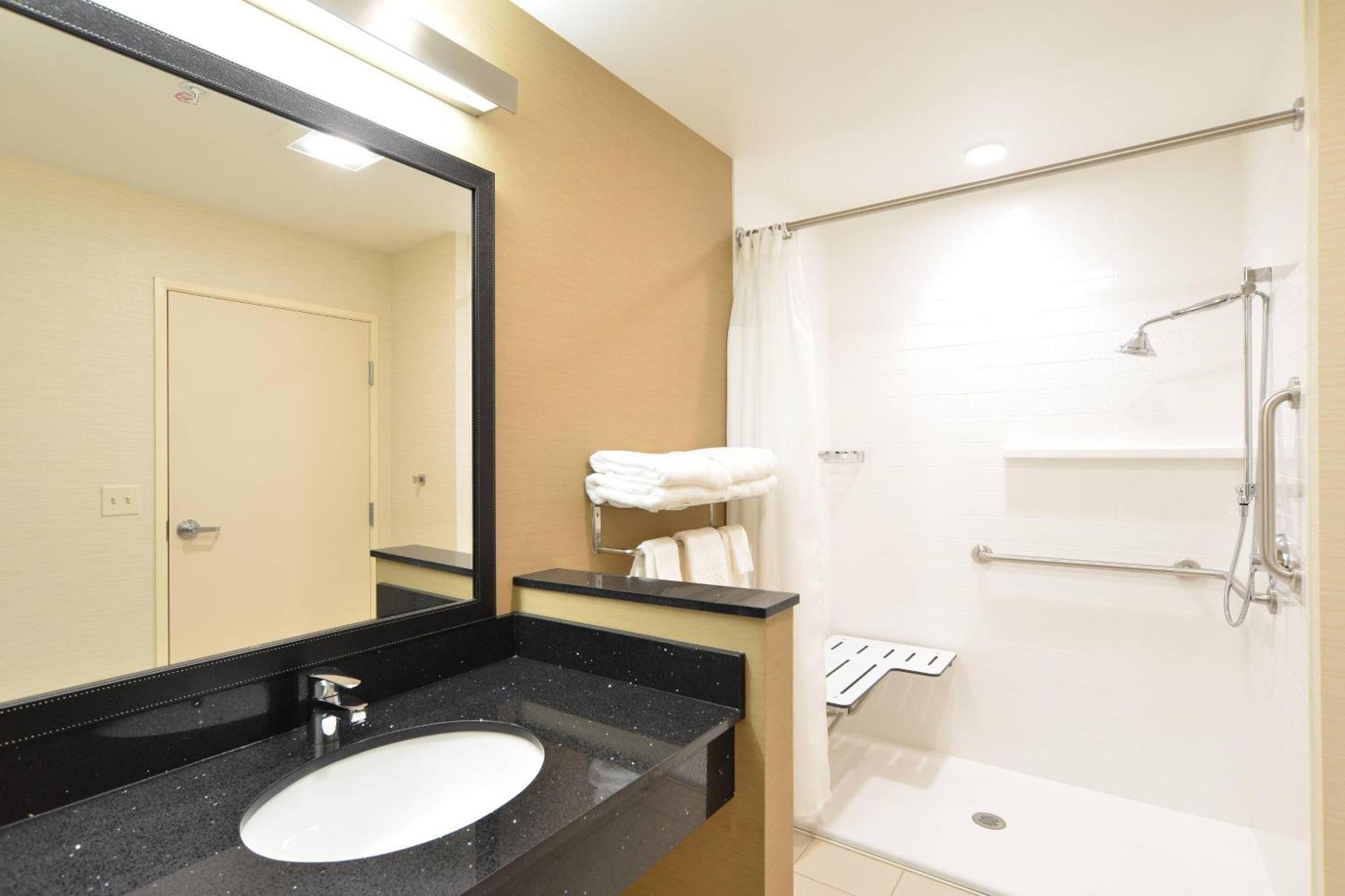 Fairfield Inn & Suites By Marriott Eau Claire/Chippewa Falls Экстерьер фото